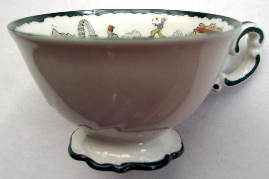 MUE136 Footed Cup by Paul Muller-1