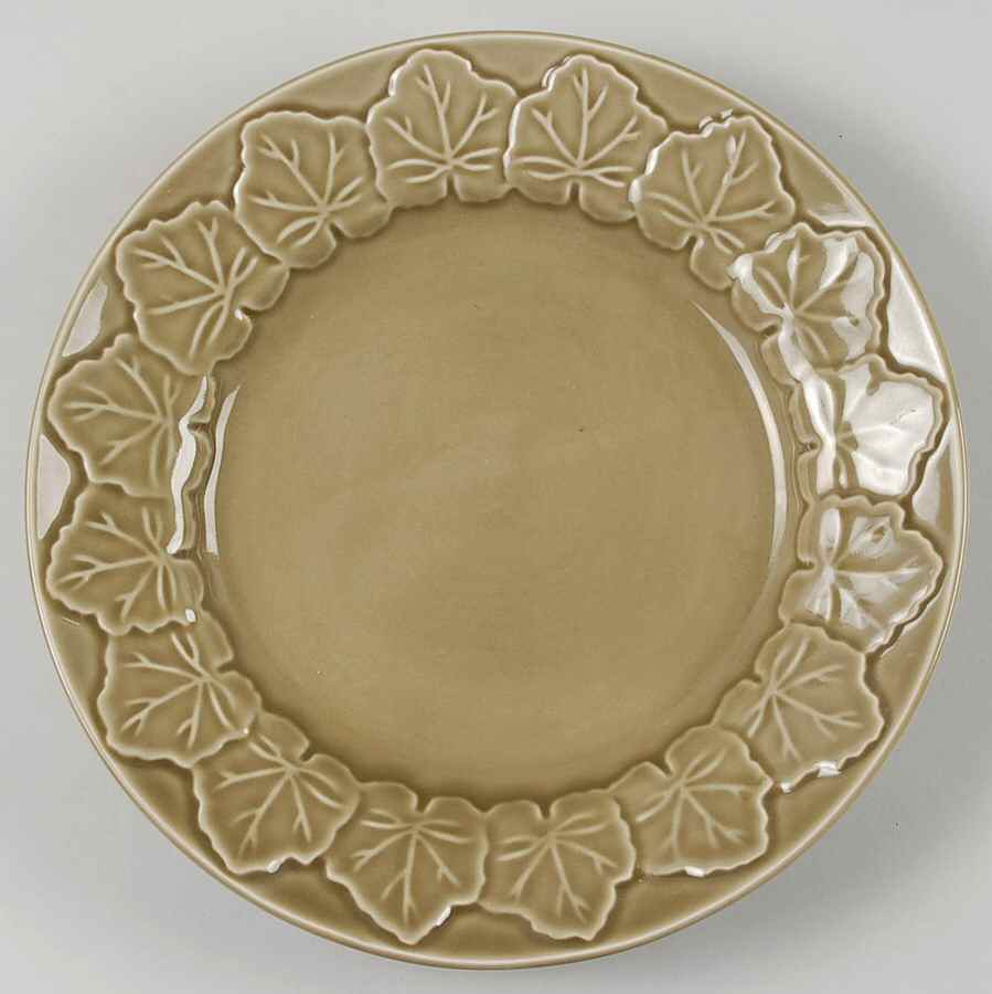 Cabbage Leaf Dinner Plate by Martha Stewart-1