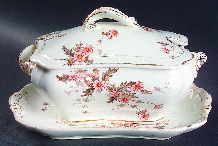 MAD196 Sauce Boat & Lid with Underplate by John Maddock & Sons-1