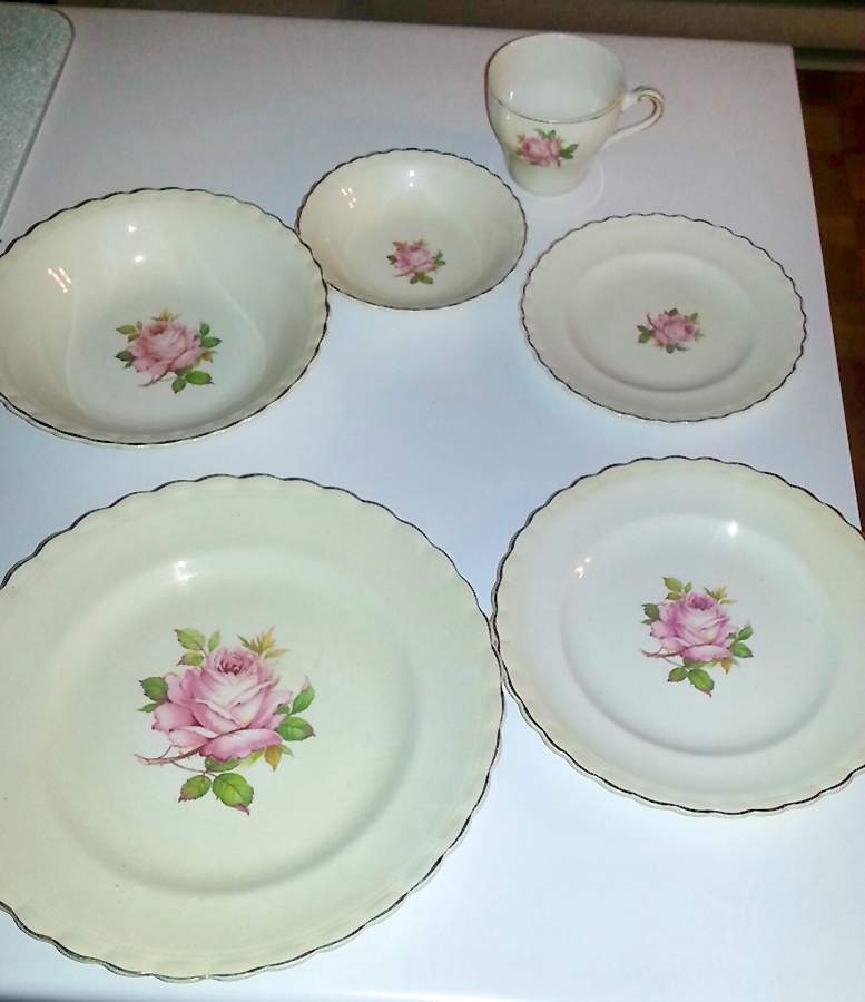 MEK266 Flat Cup by J & G Meakin-1