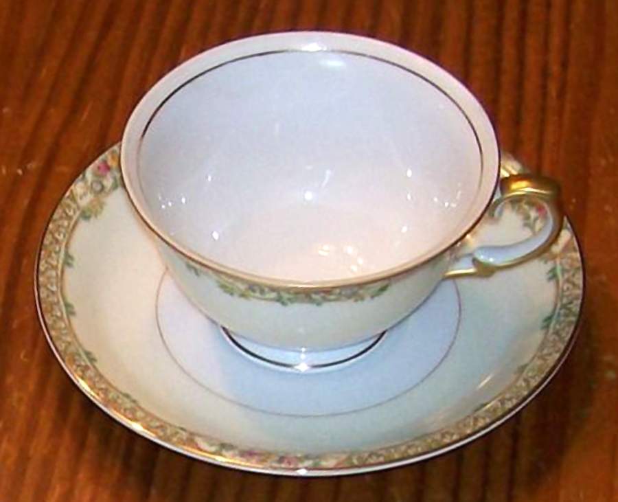 MEI1030 Footed Cup & Saucer Set by Meito-1