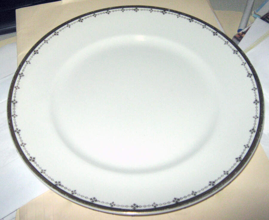 MEA264 Dinner Plate by Alfred Meakin-1
