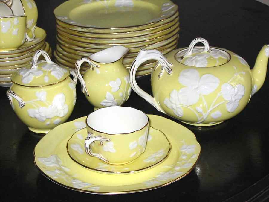 PA1035 Dinner Plate by Minton-1