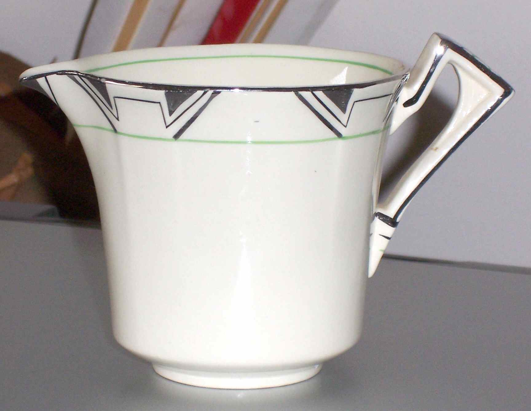 MEA268 Creamer by Alfred Meakin-1