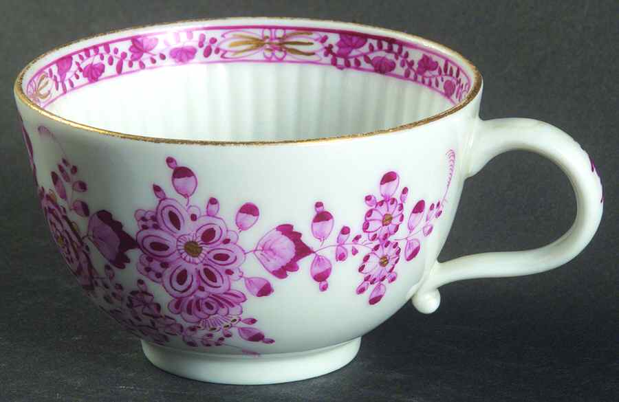 MSS152 Footed Demitasse Cup by Meissen (Germany)-1