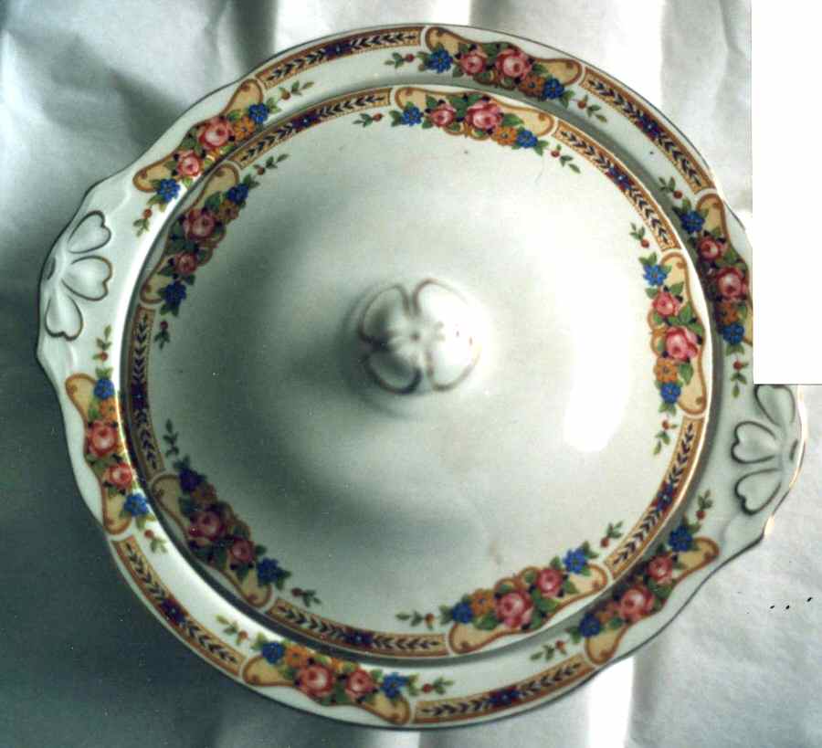 MEK270 Round Covered Vegetable by J & G Meakin-1