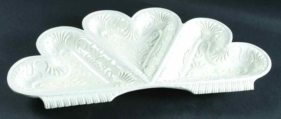 Creamware 3 Part Heart Server by Mottahedeh-1