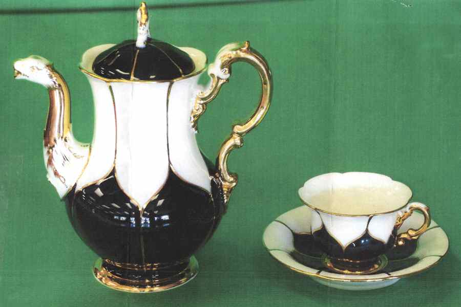 MSS154 Footed Demitasse Cup & Saucer Set by Meissen (Germany)-1