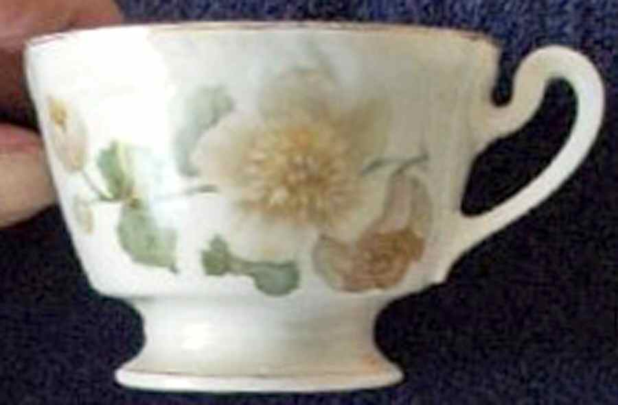 MUE141 Footed Cup by Paul Muller-1