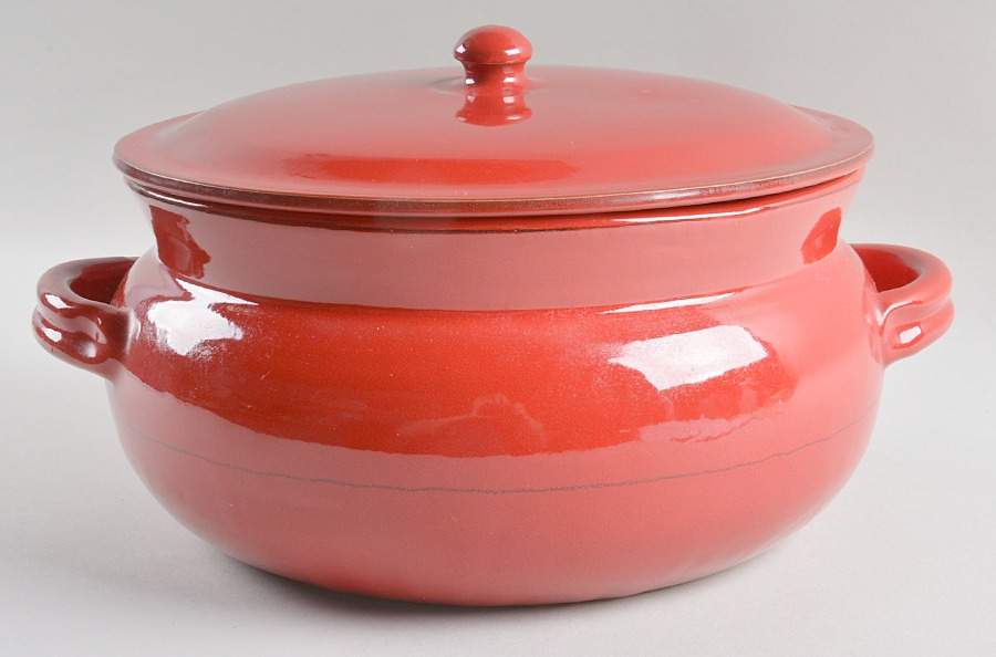 Classic Collection Red 3.75 Quart Round Covered Casserole by Mamma Ro-1