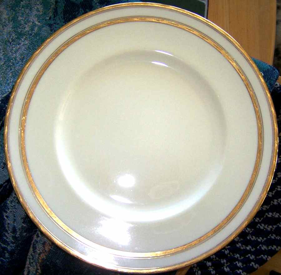 H2951 Dinner Plate by Tiffany-1