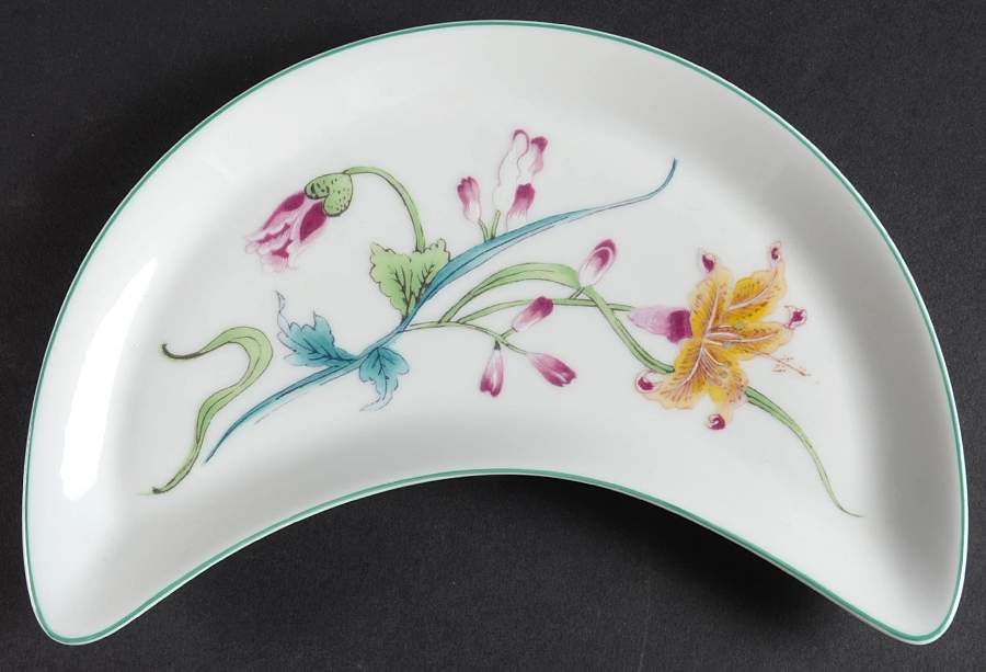 Lady Charlotte's Lily Crescent Salad Plate by Mottahedeh-1