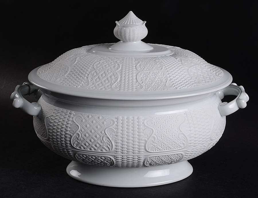 Prosperity Tureen &  Lid by Mottahedeh-1