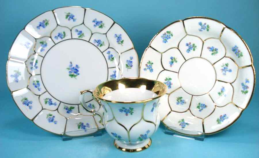 MSS160 Footed Cup & Saucer Set by Meissen (Germany)-1