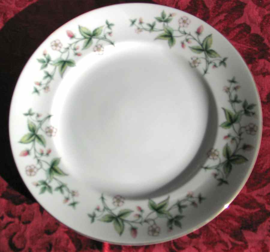 Strawberry Dinner Plate by Meito-1