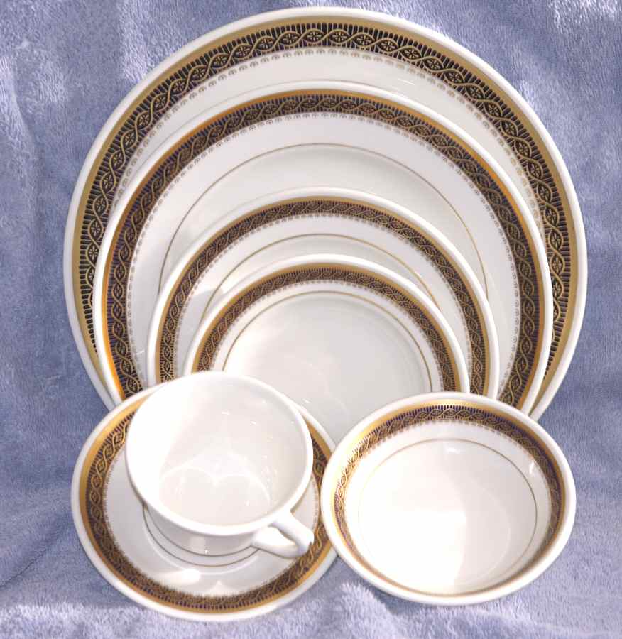 MYR56 Dinner Plate by Mayer (American)-1