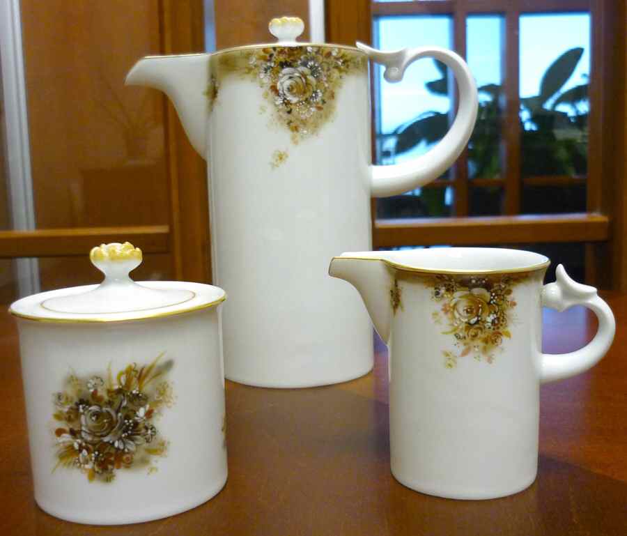 612911 Coffee Pot & Lid by Meissen (Germany)-1