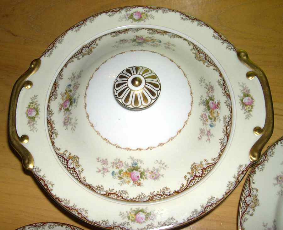 MEI1058 Round Covered Vegetable by Meito-1