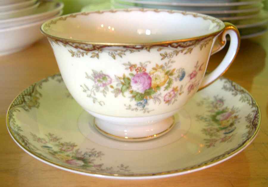 MEI1058 Footed Cup & Saucer Set by Meito-1