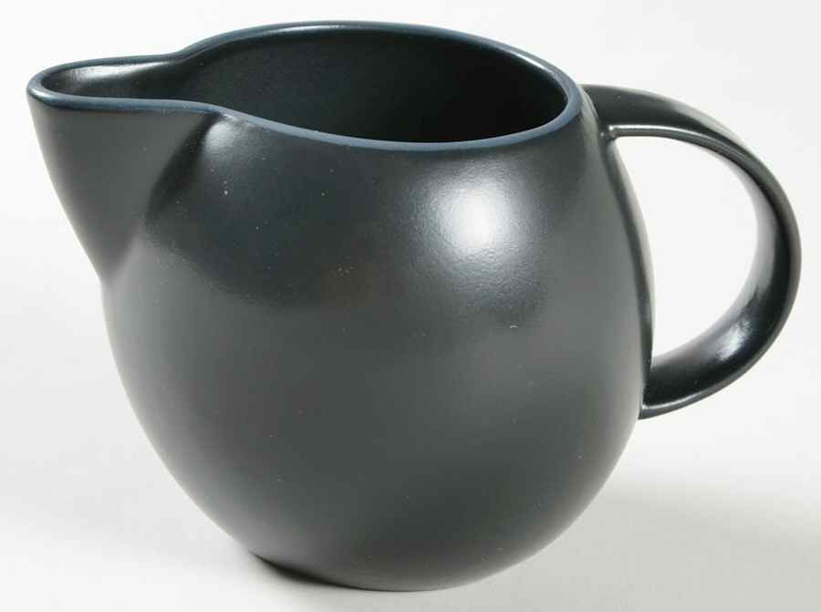 Curve Black Creamer by Mikasa-1