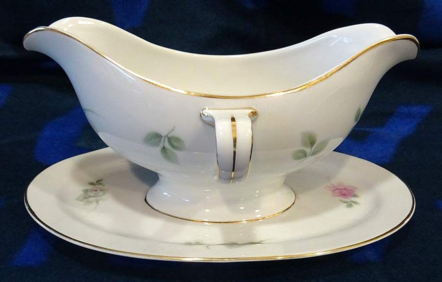 MUE146 Gravy Boat with Attached Underplate by Paul Muller-1