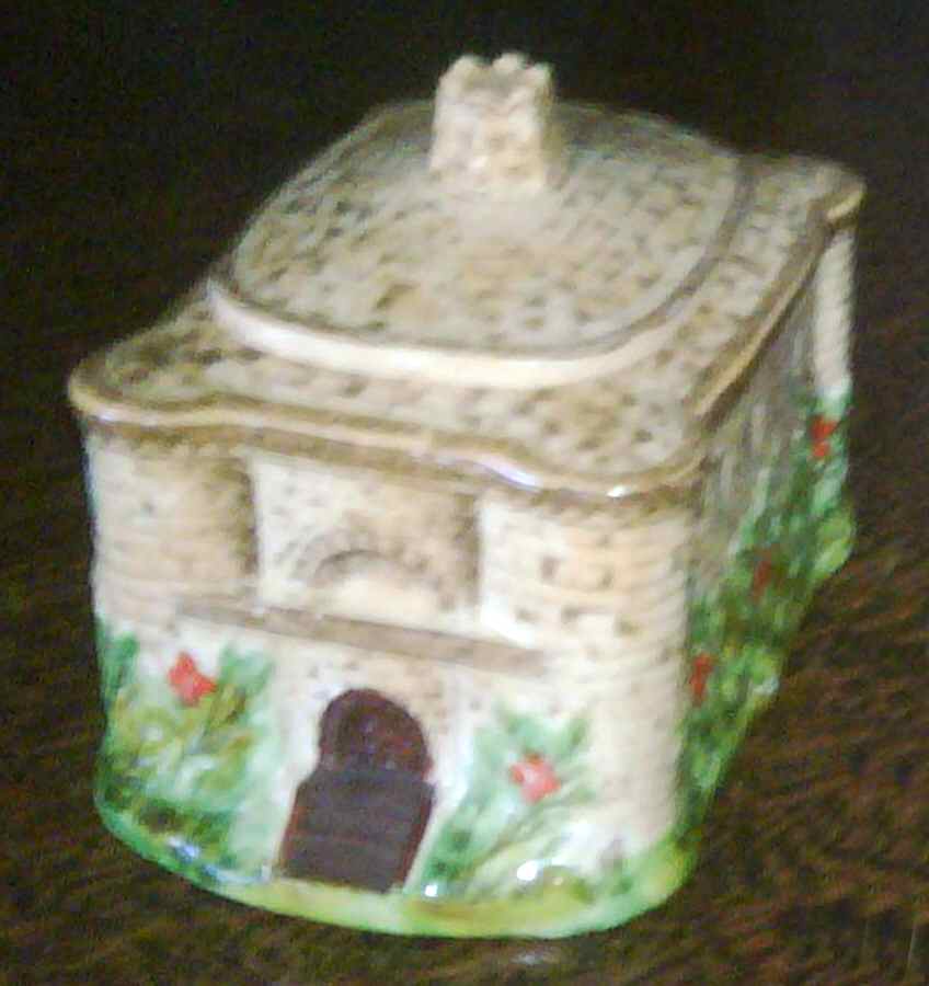MAD219 Sugar Bowl & Lid by John Maddock & Sons-1