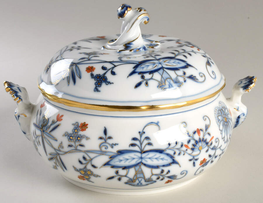 Blue Onion Rich Round Covered Vegetable by Meissen (Germany)-1