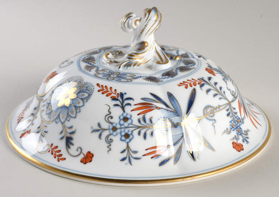Blue Onion Rich Lid for Round Vegetable by Meissen (Germany)-1