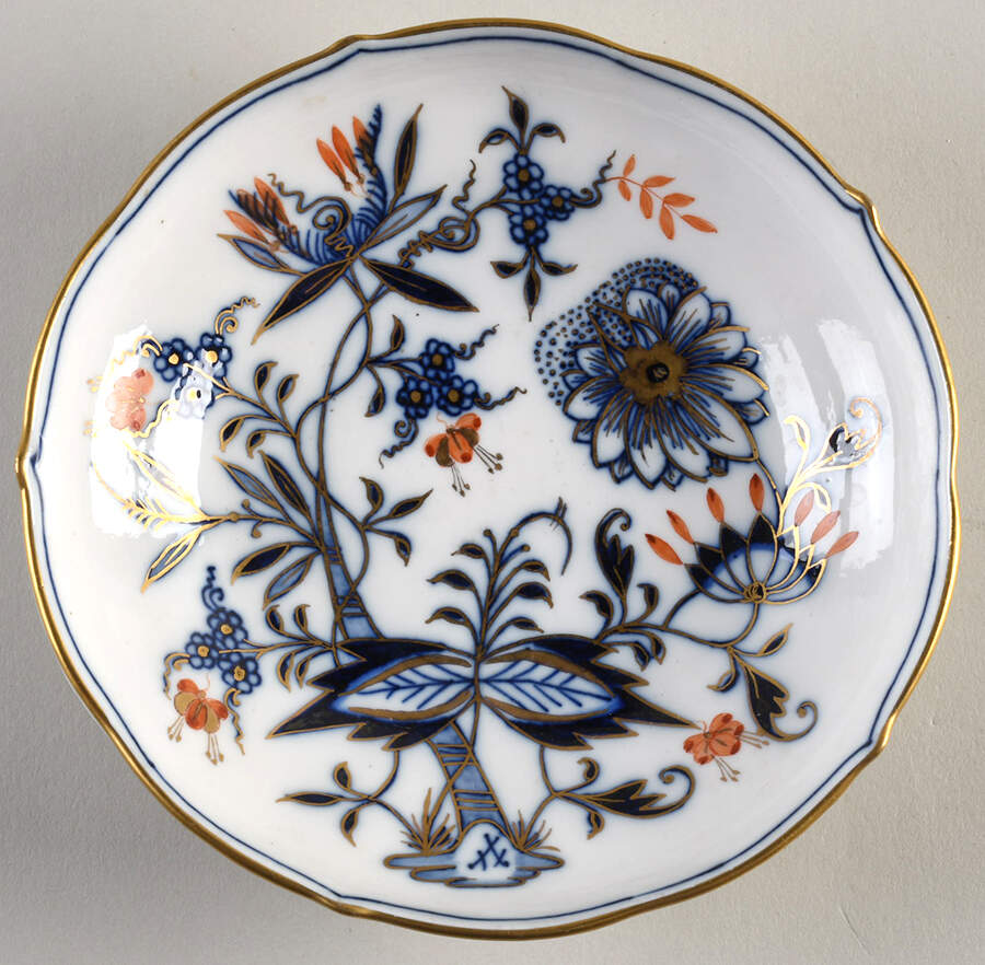 Blue Onion Rich Saucer for Flat Cup by Meissen (Germany)-1