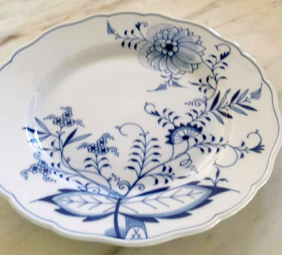 Blue Onion Vine Dinner Plate by Meissen (Germany)-1