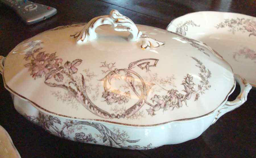 MAD222 Oval Covered Vegetable by John Maddock & Sons-1