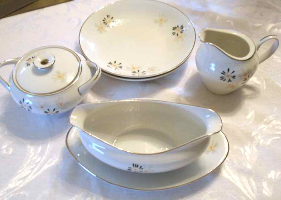 Halo Coupe Soup Bowl by Meito-1