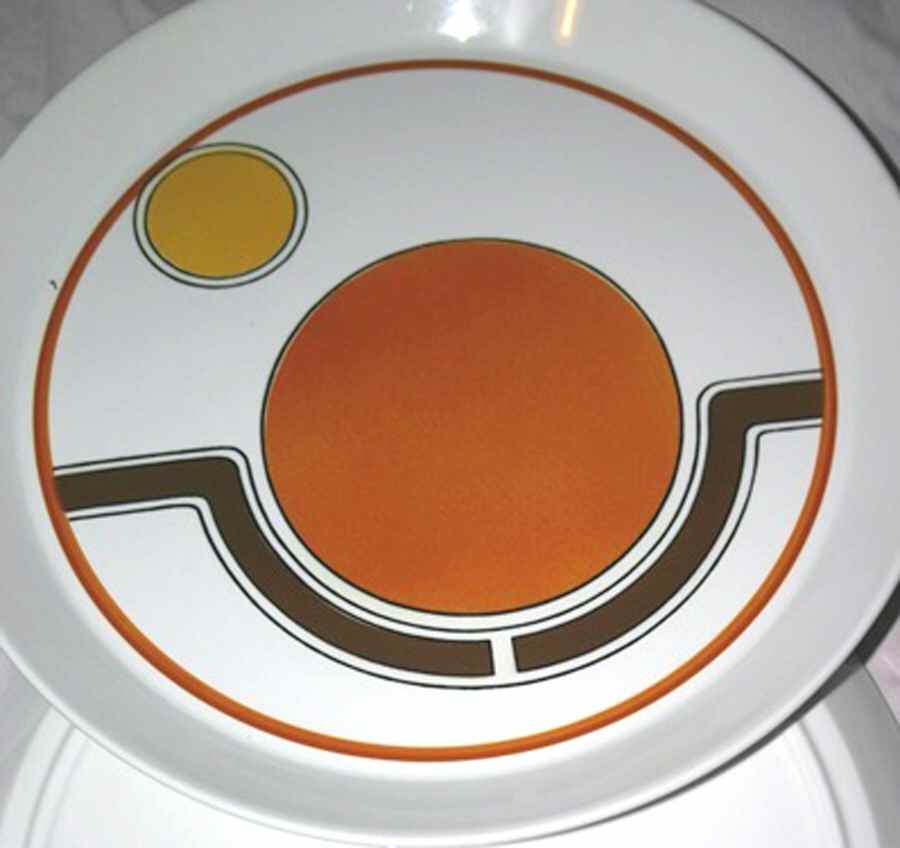 Illusions Dinner Plate by Mikasa-1