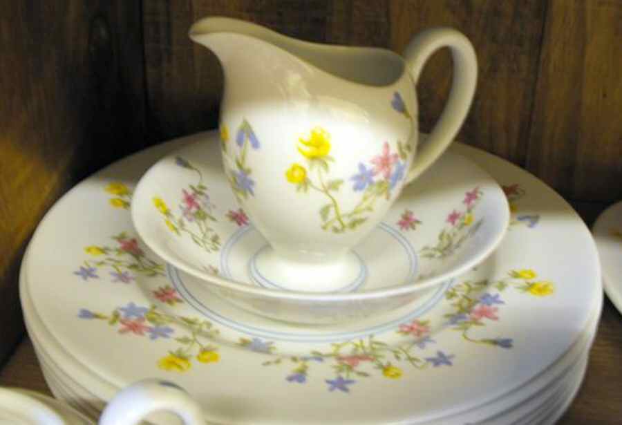 Prairie Flowers Dinner Plate by Myott Staffordshire-1