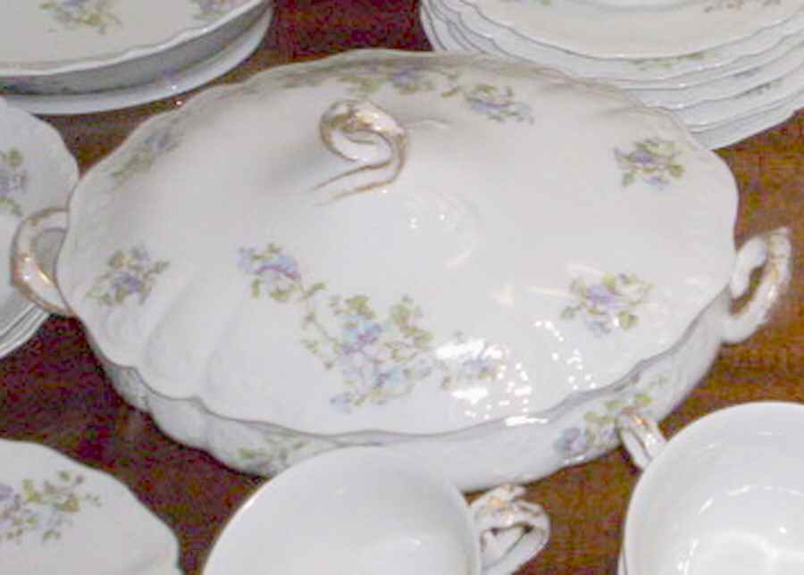MDM33 Oval Covered Vegetable by P. M. de Mavaleix & Granger-1