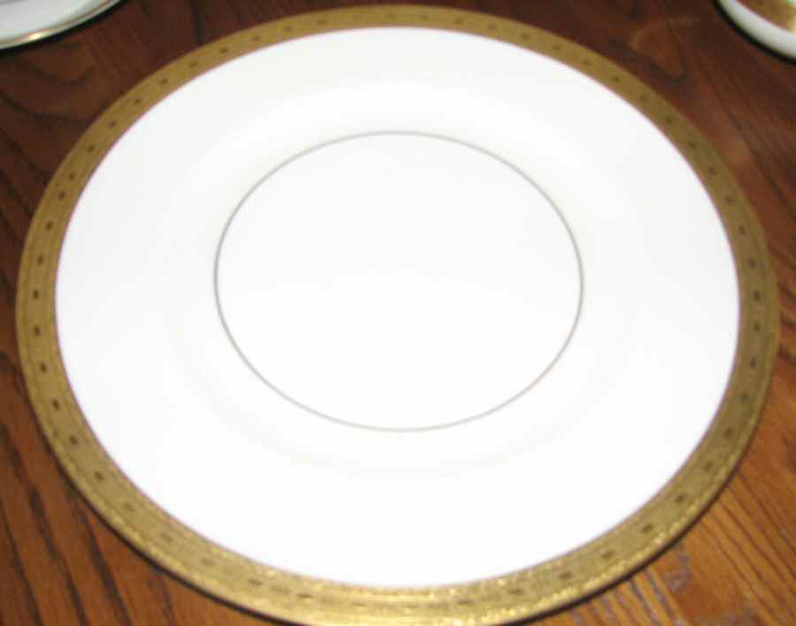 H4523 Dinner Plate by Minton-1