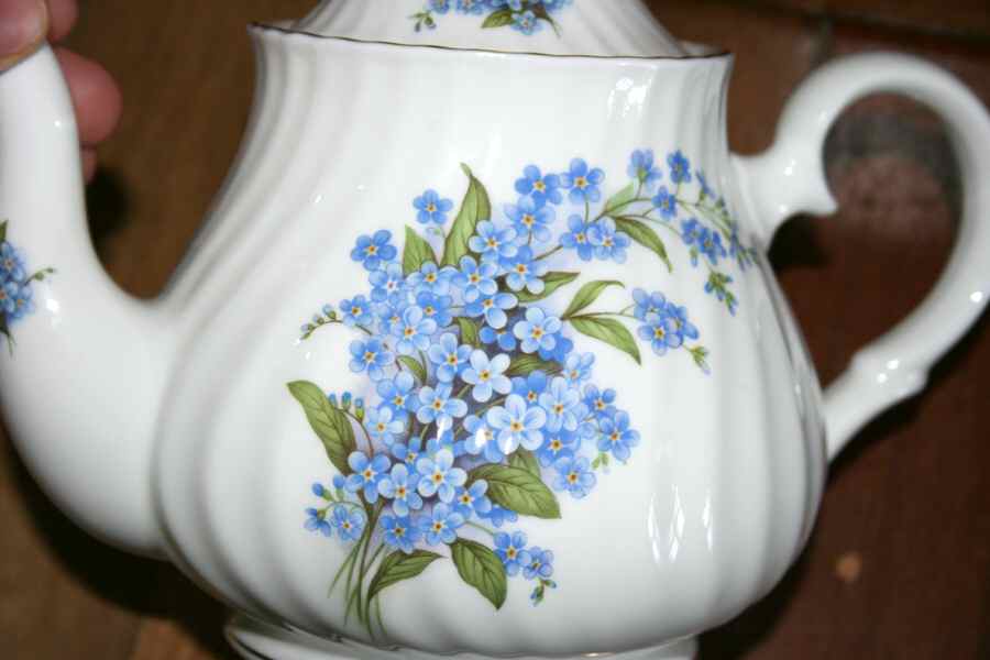 MAL5 Teapot & Lid by Marlborough-1