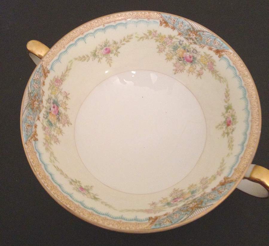 N1706 Footed Cream Soup Bowl by Meito-1