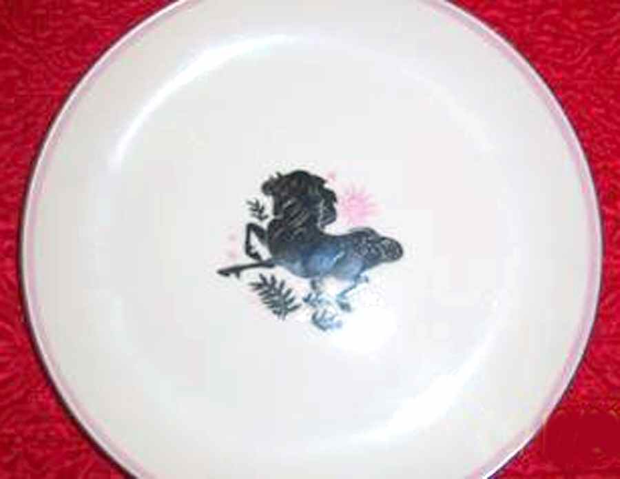 Celebrity of Hawaii Dinner Plate by Meito-1