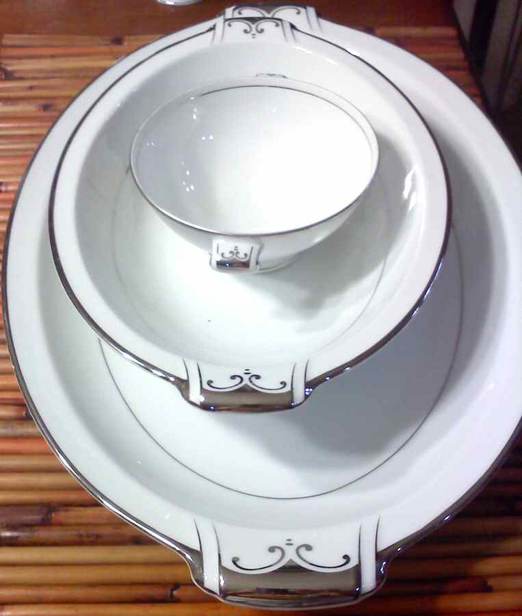 MEI1072 9" Oval Vegetable Bowl by Meito-1