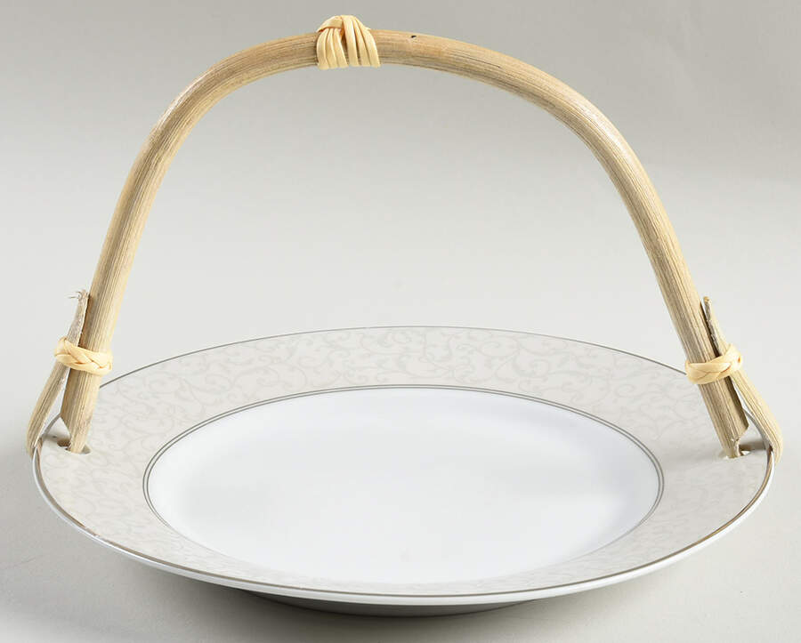 Parchment (China) 5 3/8"-5 5/8" Bamboo Handled Serving Plate  HC by Mikasa-1