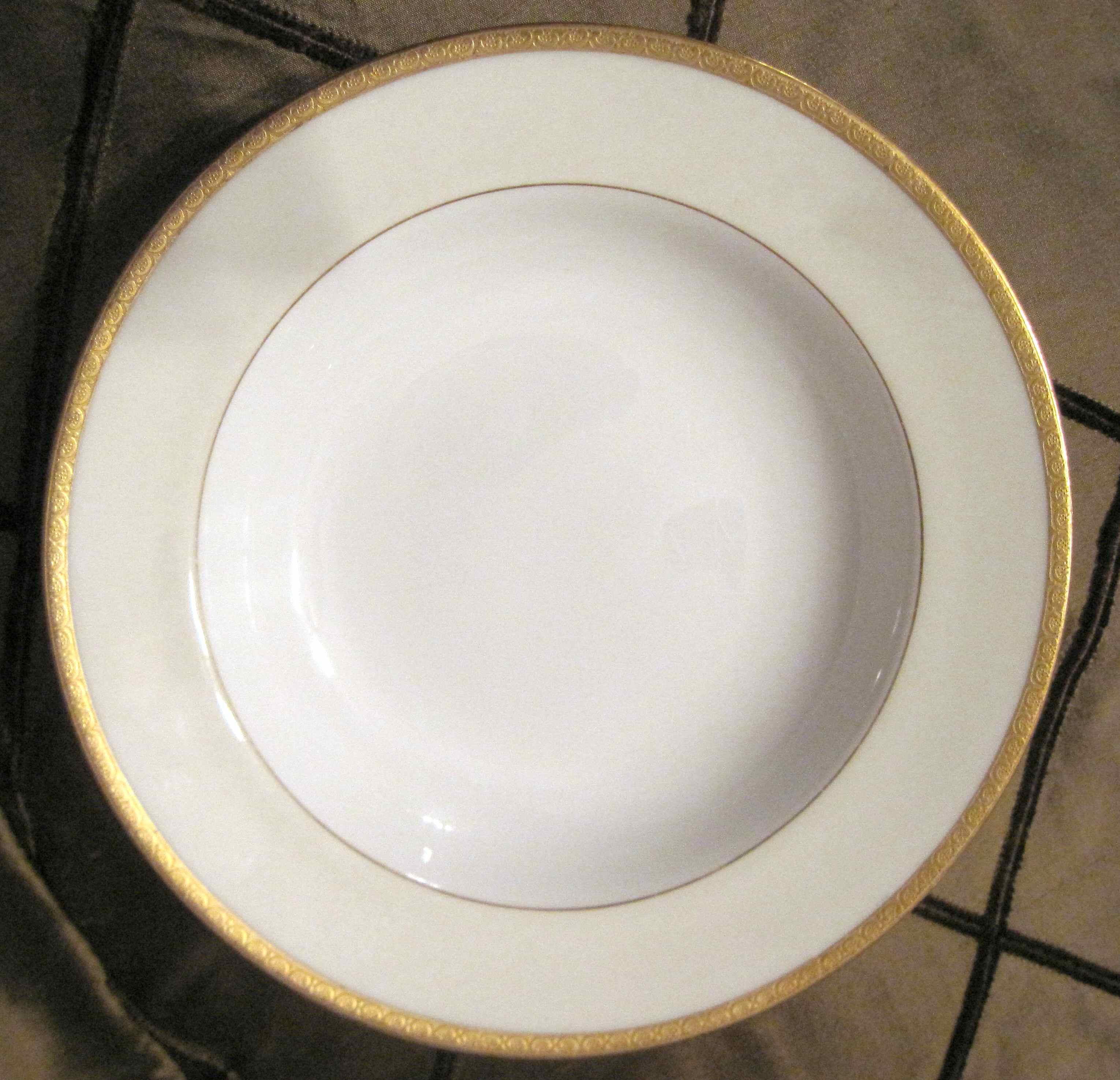 H3487 Large Rim Soup Bowl by Minton-1