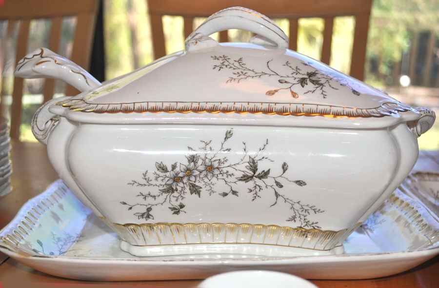 MAD234 Tureen & Lid w/Ladle by John Maddock & Sons-1