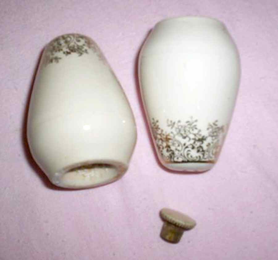 MEA348 Salt & Pepper Set by Alfred Meakin-1