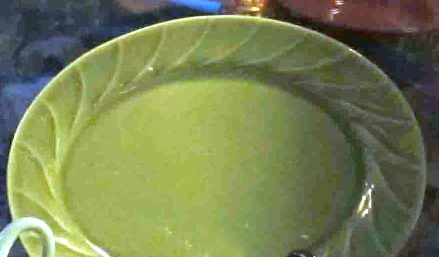 1942 Green 14" Oval Serving Platter by Metlox - Poppytrail - Vernon-1