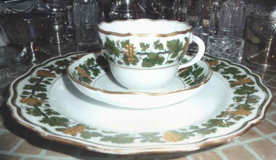 Full Green Vine (Gold Grapes) Footed Cup & Saucer Set by Meissen (Germany)-1