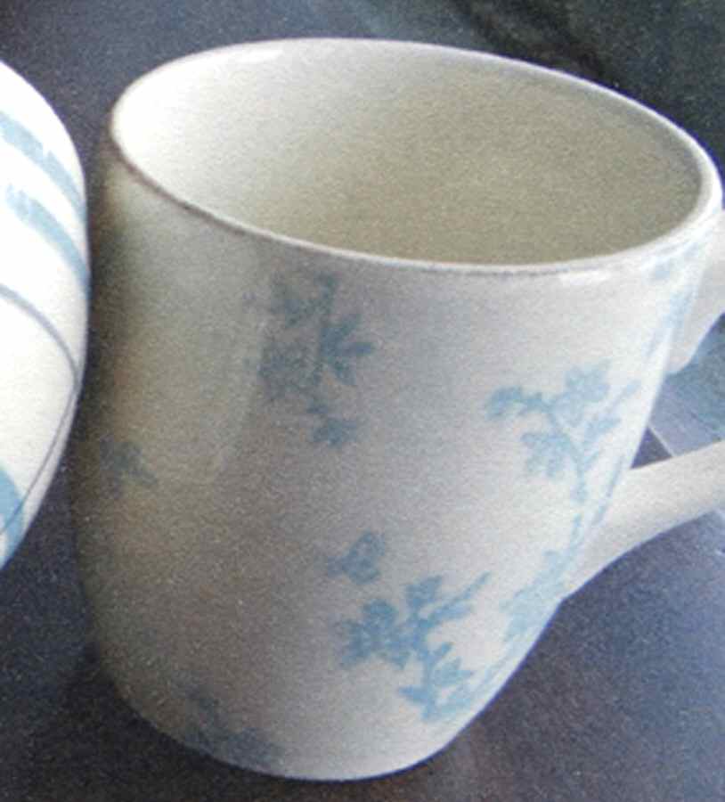 Miss Daisy Blue Mug by Matceramica-1