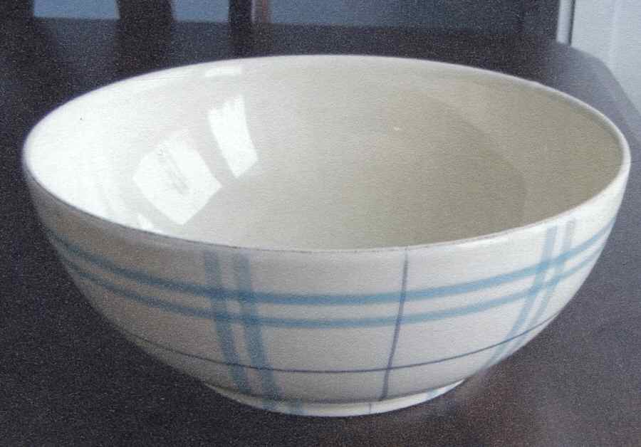 Miss Daisy Blue 9" Round Vegetable Bowl by Matceramica-1