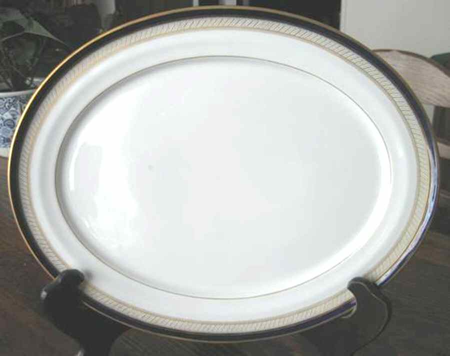 MSS182 14" Oval Serving Platter by Meissen (Germany)-1