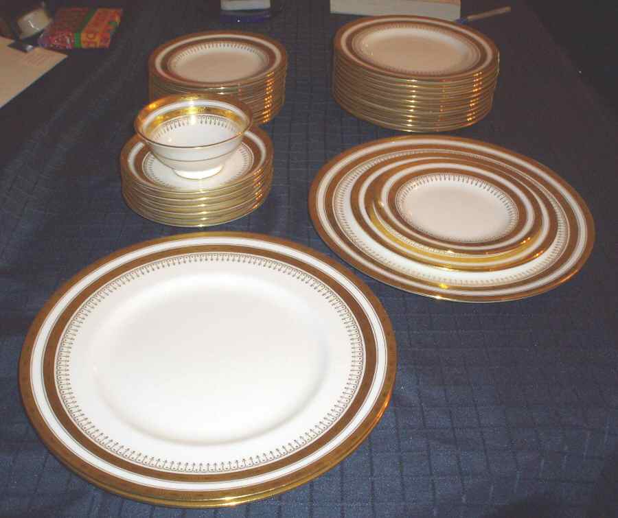 H3790 Dinner Plate by Minton-1